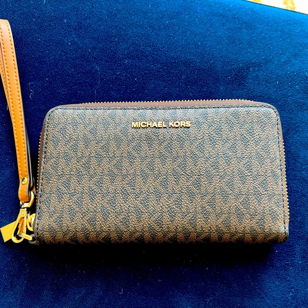 Michael Kors Jet Set Large Continental Travel Clutch Wristlet Wallet